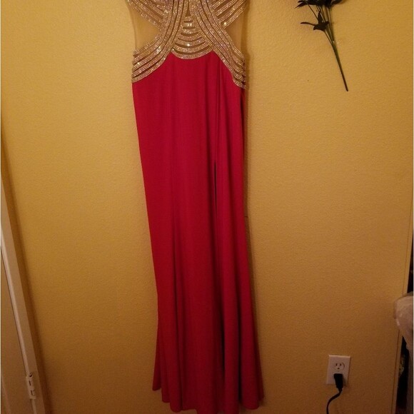 Glamorous Red & Champagne Embellished Evening Gown with Side Slit - S - Picture 4 of 7